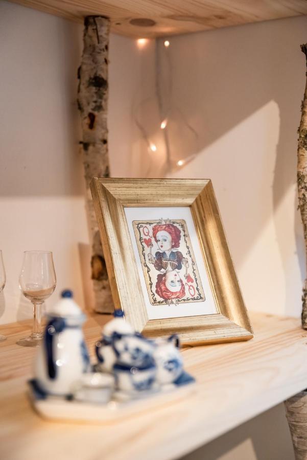 Insolite Alice In Wonderland Gujan-Mestras Eksteriør bilde