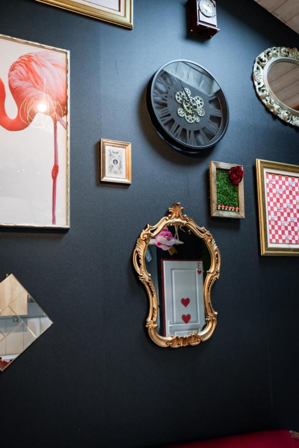 Insolite Alice In Wonderland Gujan-Mestras Eksteriør bilde