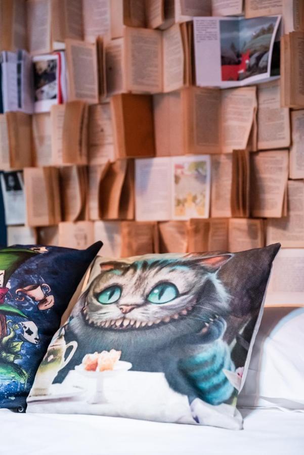 Insolite Alice In Wonderland Gujan-Mestras Eksteriør bilde